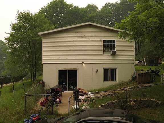3rd image of 118 Mound St