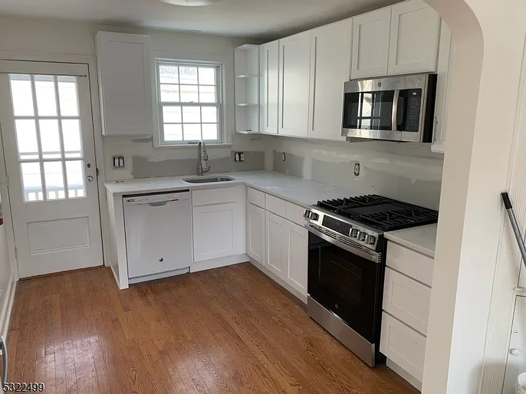 442 Millburn Ave — Photo 3