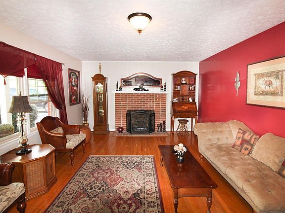4th image of 281 Collington Dr