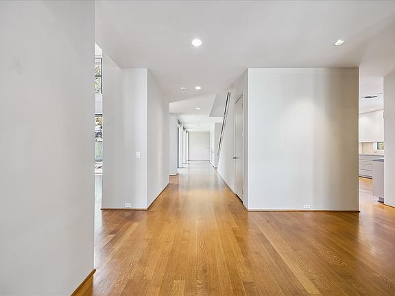 2nd image of 3635 Overbrook Ln