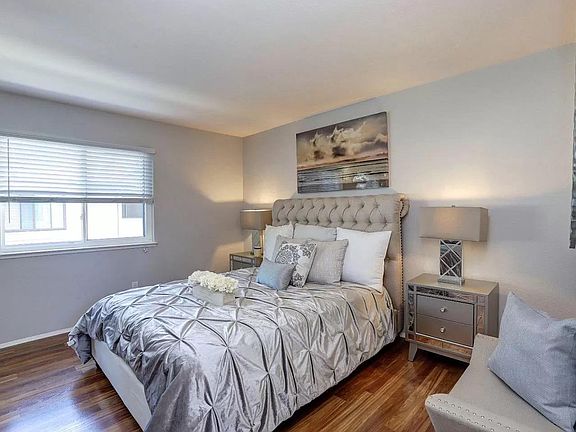 2nd image of 474 Holly Hock Ct #474