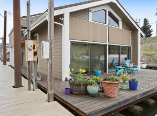 55 NE Bridgeton Rd SLIP 3, Portland, OR 97211