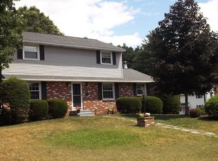 9 Martin Ct, Clifton Park, NY 12065