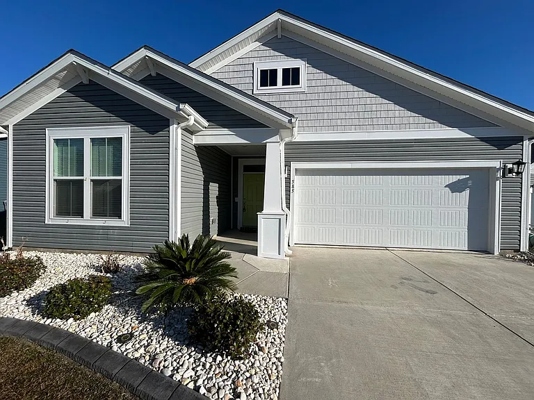 585 Oyster Dr — Photo 3