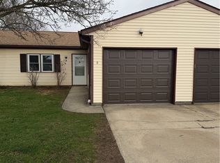 122 Royal Crest Dr, Seville, OH