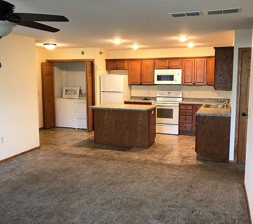 1st image of 1958 Cypress Ct NE Unit 7