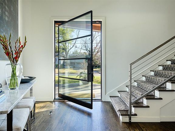 5th image of 5519 Montrose Dr