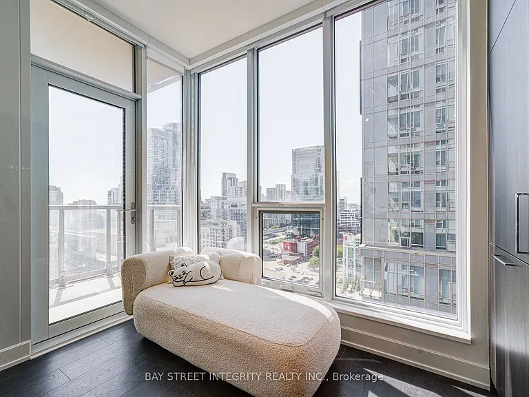 15 Mercer St #2102 — Photo 20