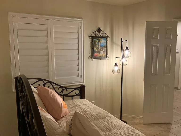 Daybed (two twin beds)