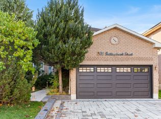 200 Fallingbrook St, Whitby, ON L1R 2B1