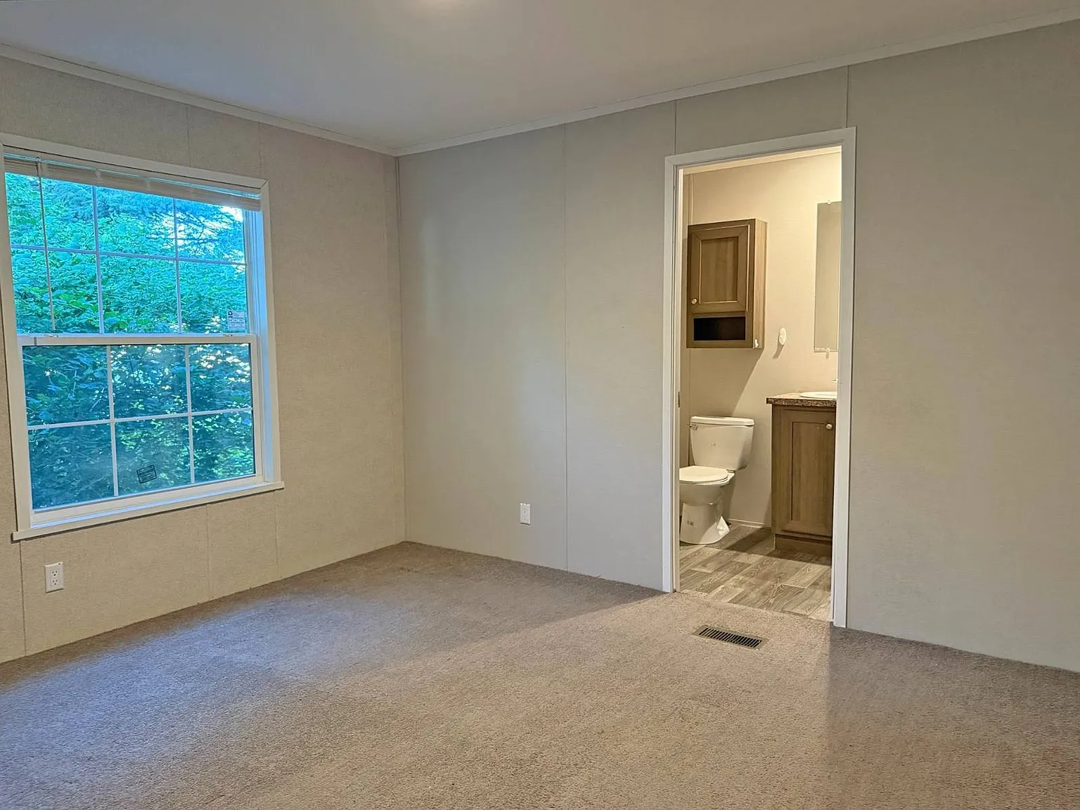 3 bed, 2.0 bath, 860 sqft, $995 — Photo 3