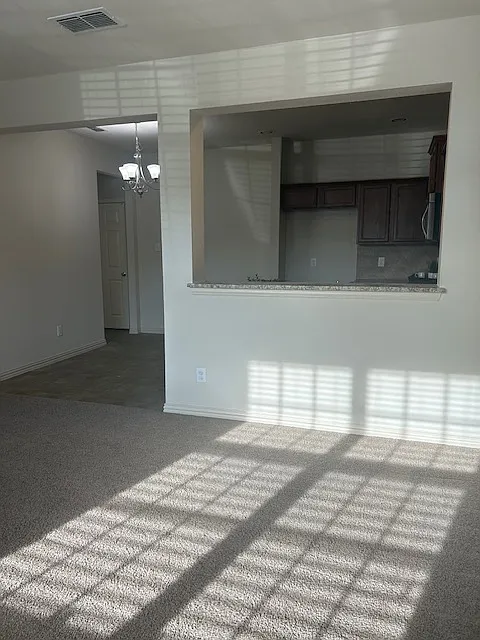 3 bed, 2.5 bath, 1479 sqft, $2,000 — Photo 3