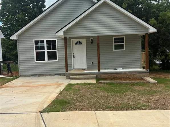 917 Redding Dr, High Point, NC 27260