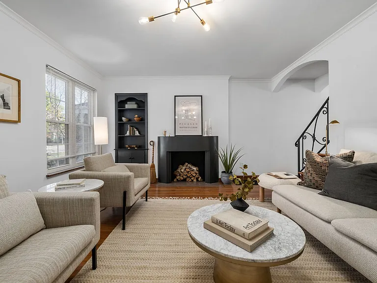 2327 E Livingston Ave #2327 — Photo 3