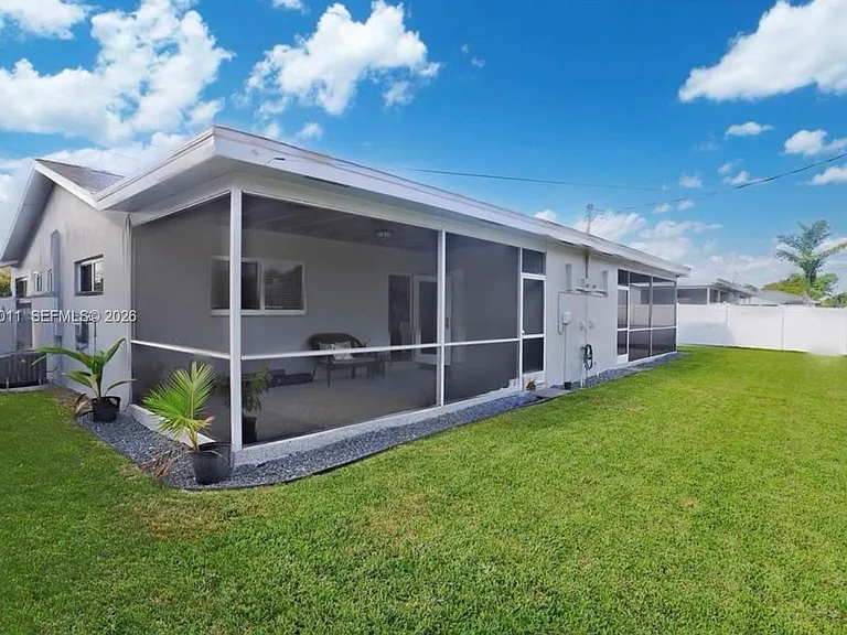 2550 N Dixie Hwy #2570 — Photo 15