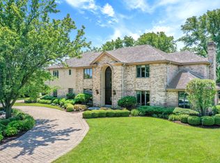 6447 Manor Dr, Burr Ridge, IL 60527