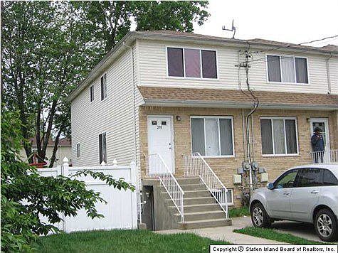 3rd image of 258 Maple Pkwy