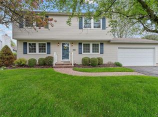 7745 Whiffletree Ln, Liverpool, NY 13090