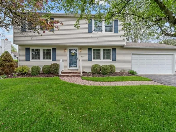 7745 Whiffletree Ln, Liverpool, NY 13090