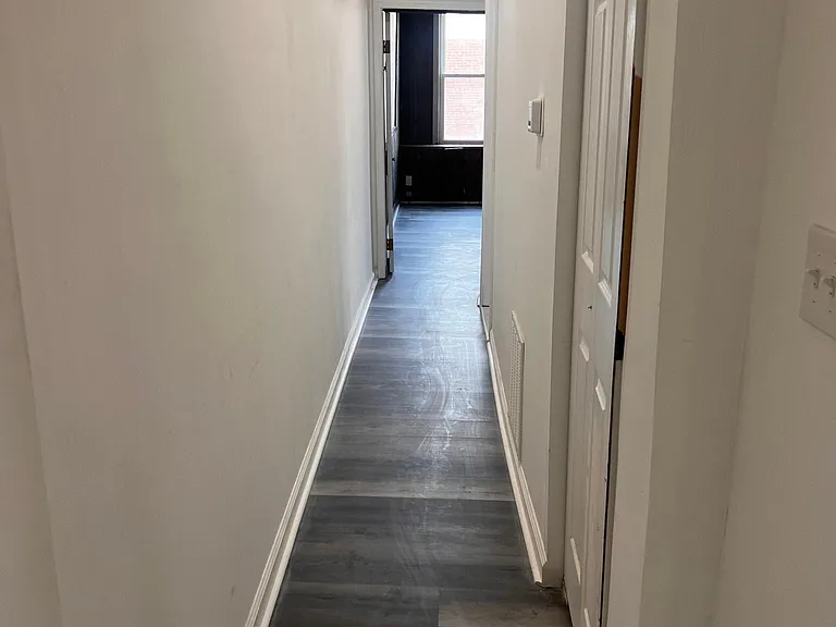 229 N Curley St #B — Photo 7