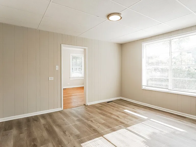 1548447_017_living_room_12972313.jpg