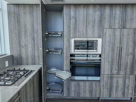 4th image of 505 Nelson St #2502