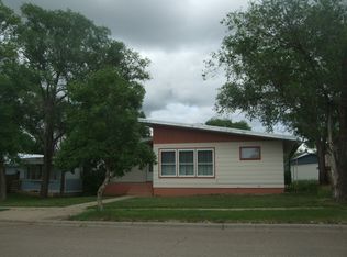 218 S 3rd St W, Baker, MT 59313