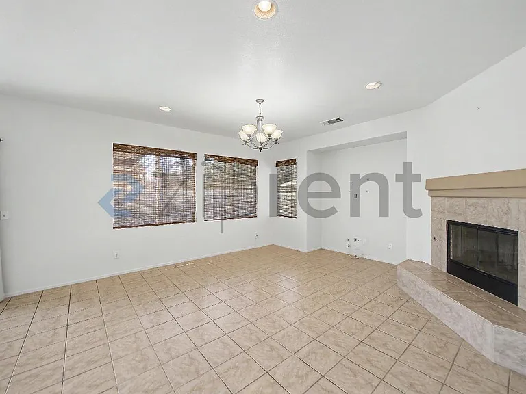 294 Kieswetter St — Photo 26