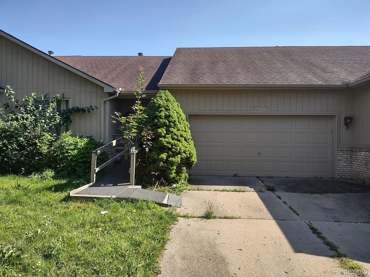 6415 Western Way photo 1