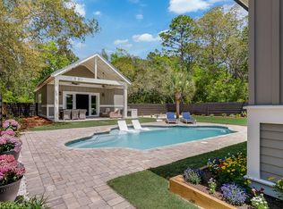 490 Red Barn Rd, Freeport, FL 32439
