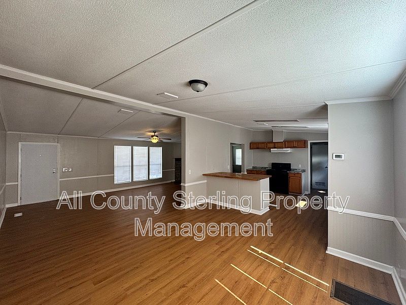 1st image of 579 SE Baker Ave