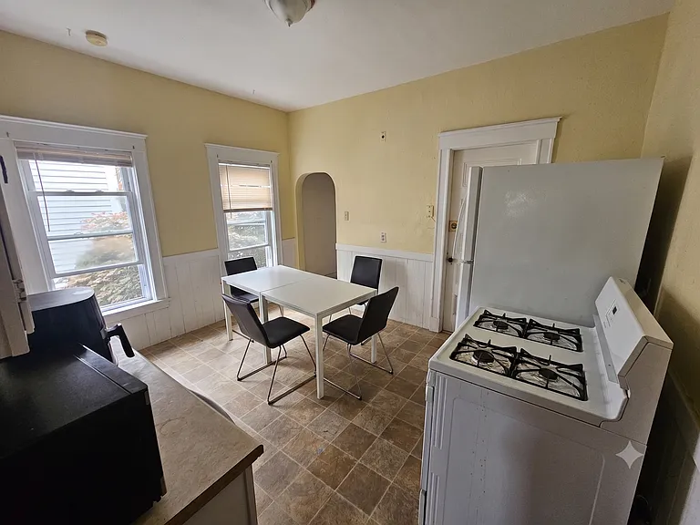 320 Highland Ave #2 — Photo 7