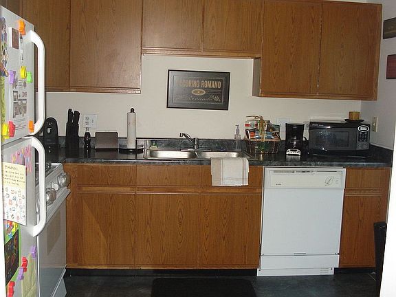 4th image of 1620 Grove Ave Unit A