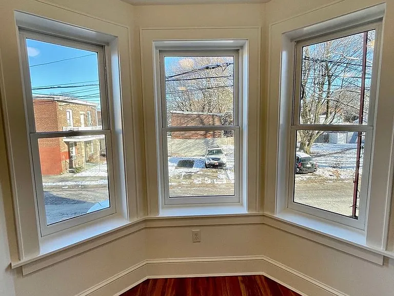 136 S. Clark St. — Photo 4