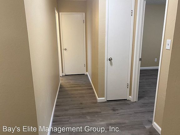 5th image of 1105 Park Ave