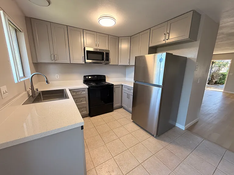 541 Pacific Ave — Photo 7