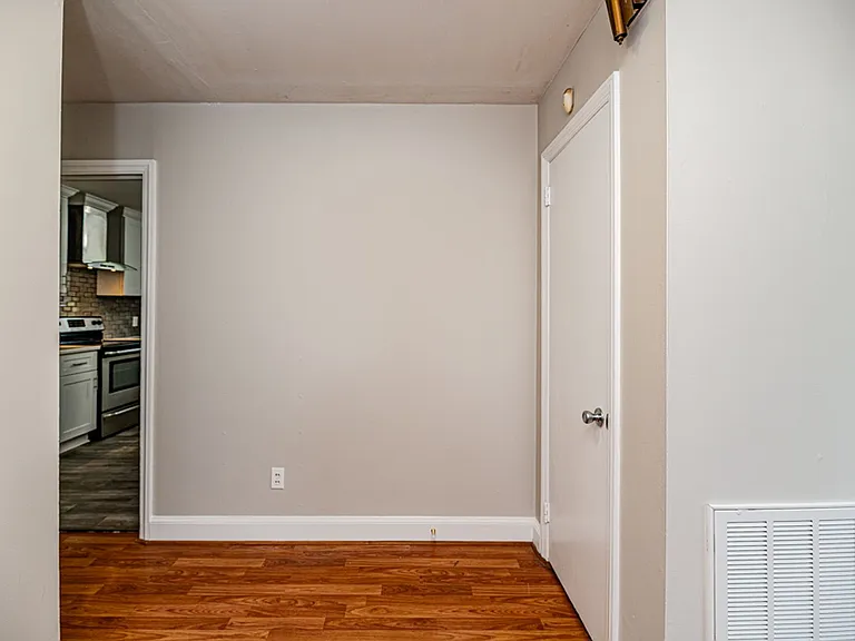 310 Park Ave — Photo 13