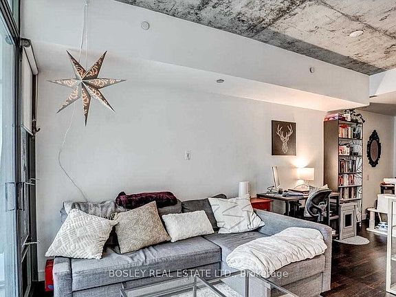 3rd image of 25 Oxley St #910