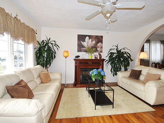 2nd image of 12142 237th St