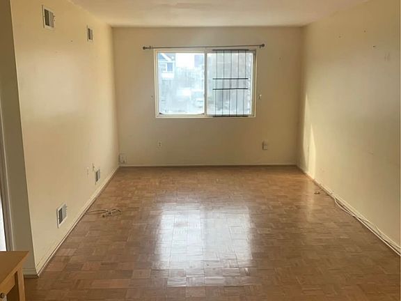 3rd image of 333 Beach 38th St #3