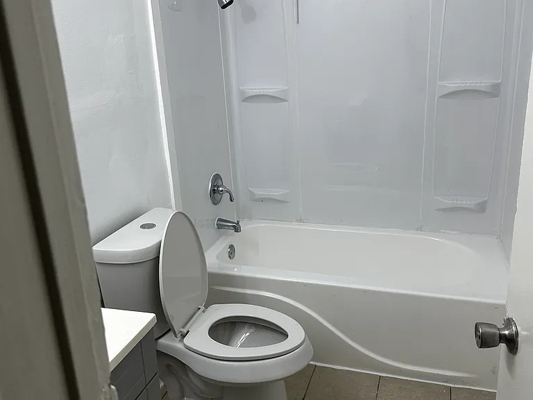 15307 Prairie Ave #2 — Photo 3