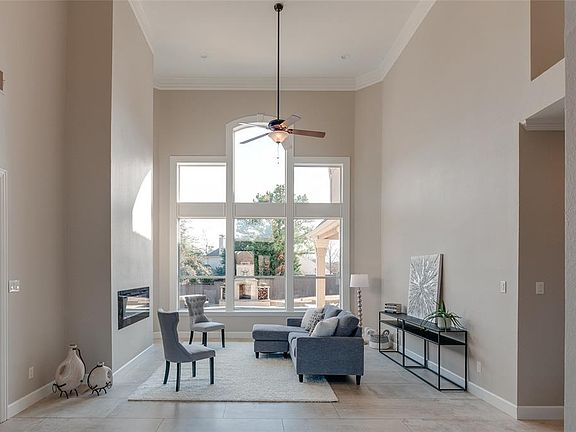 2nd image of 215 Silverwood Cir