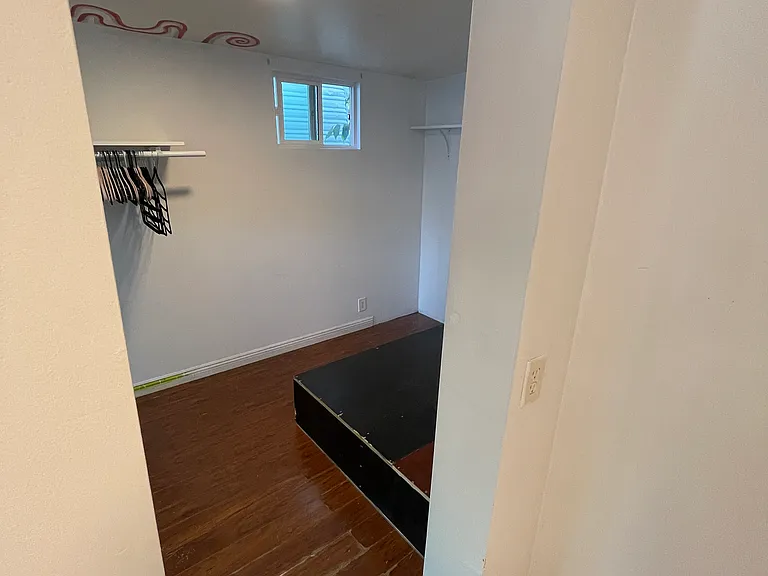 234 E 47th St #23 — Photo 7