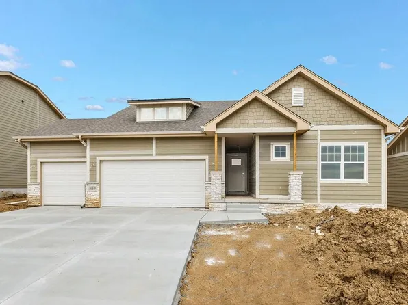 10436 Cody St, Papillion, NE 68046