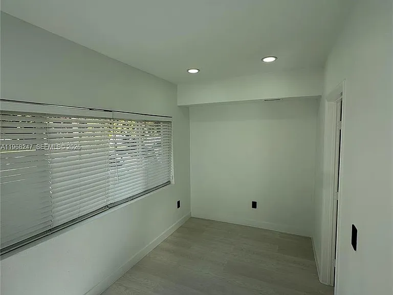 109 NW 6th Ave #5 — Photo 6