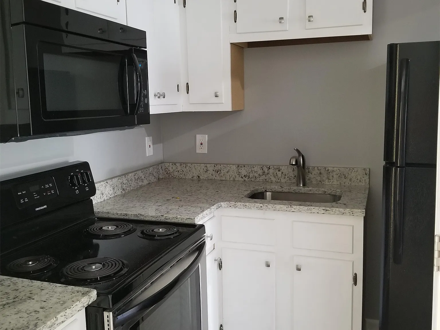 504 Pecan Drive - 213 — Photo 1