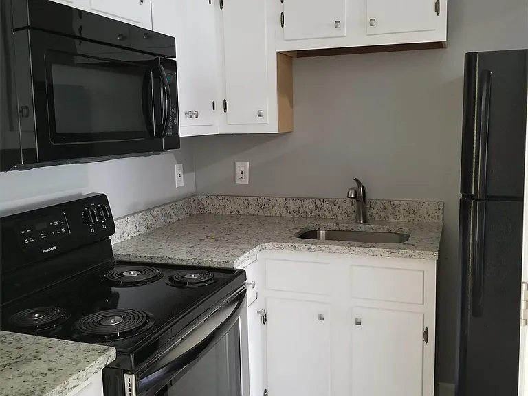 504 Pecan Dr #213 — Photo 1