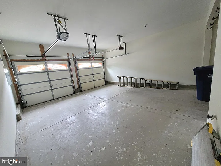 35 Tudor Ct — Photo 36
