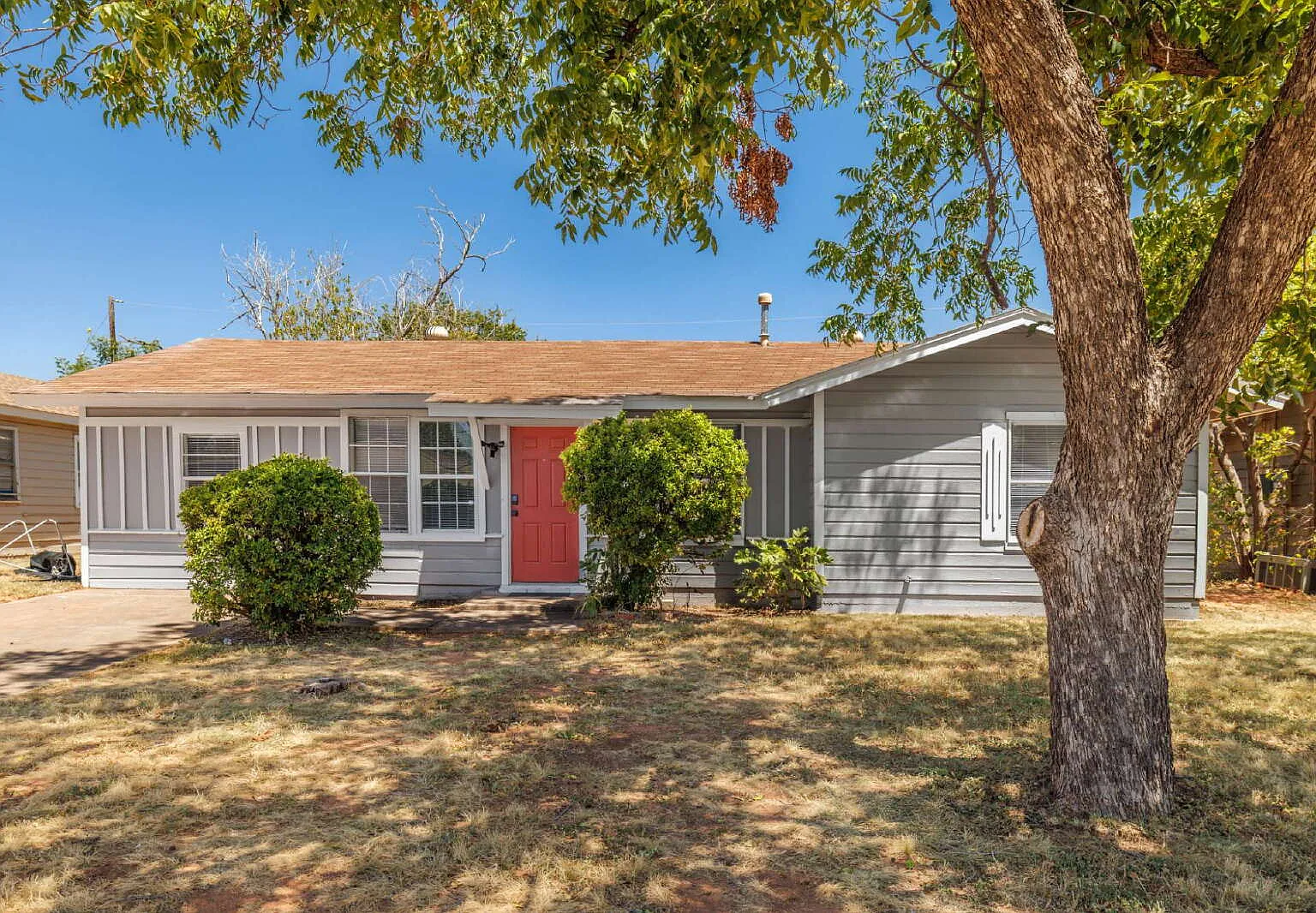 4 bed, 2.0 bath, $1,800 — Photo 1
