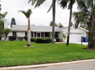 913 Spindle Palm Way, Apollo Beach, FL 33572